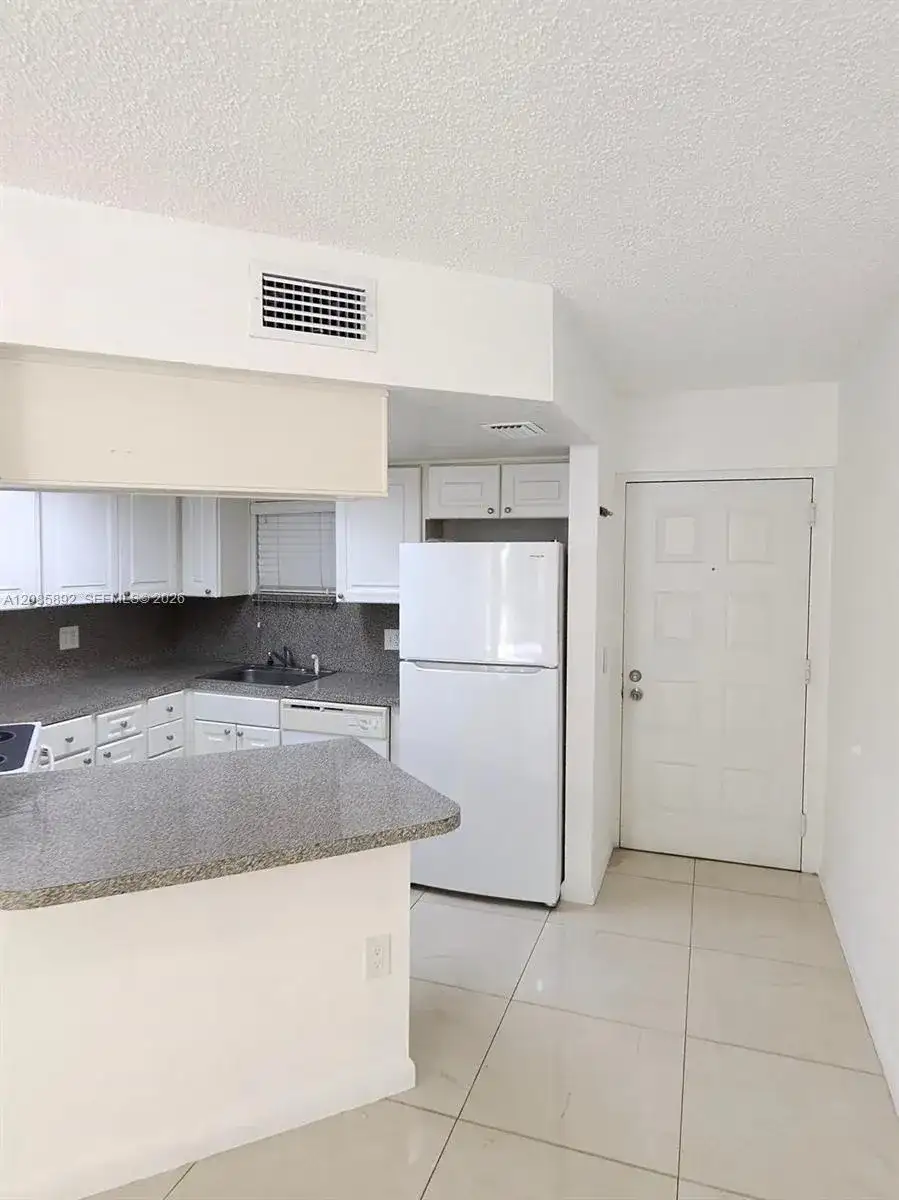 8245 Lake Dr # 404, Doral FL 33166 photo 2