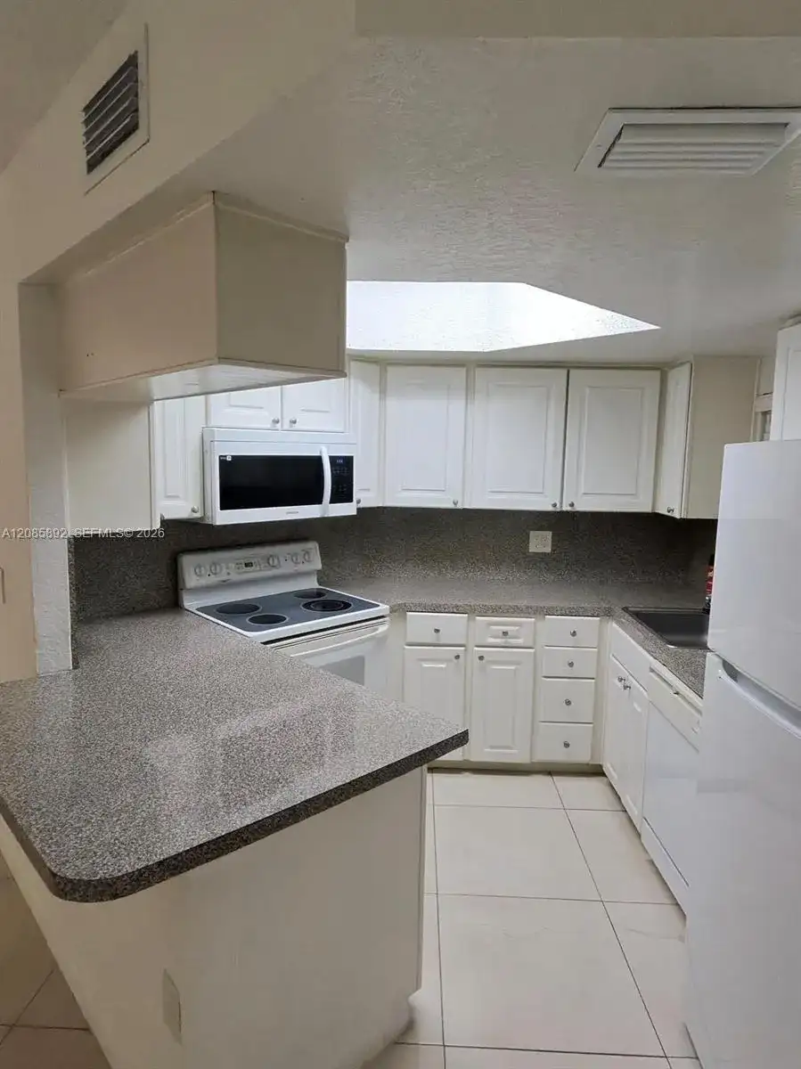 8245 Lake Dr # 404, Doral FL 33166 photo 4