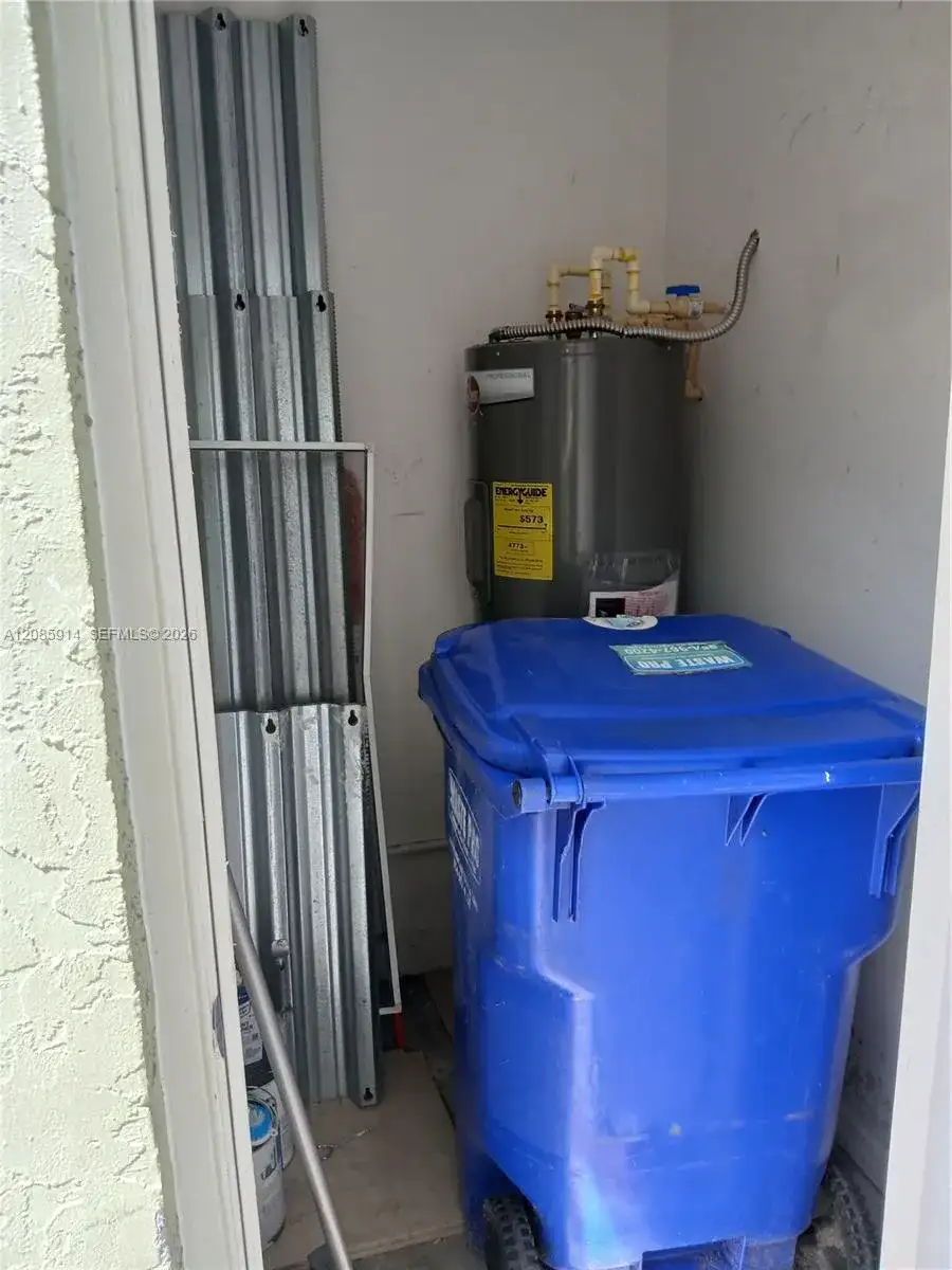 105 Hidden Ct Rd # 3, Hollywood FL 33023 photo 3
