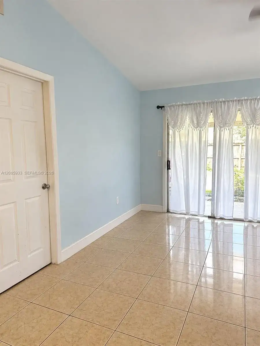 401 NW 43rd St, Deerfield Beach FL 33064 photo 5