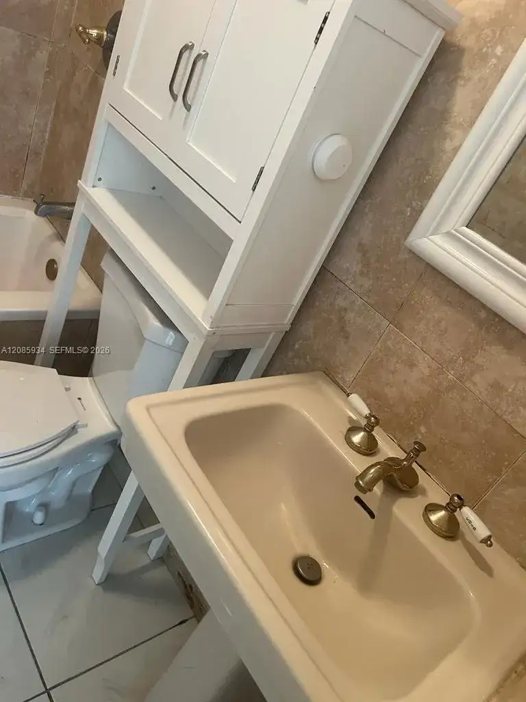 526 SW 64th Ave # 5, Miami FL 33144 photo 3
