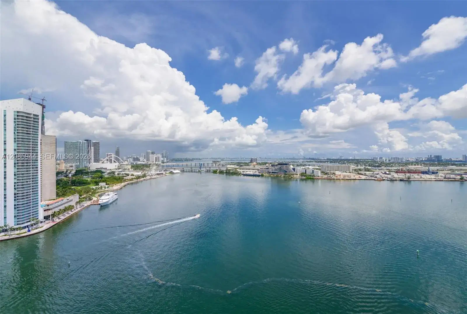848 Brickell Key Dr # 2702, Miami FL 33131 photo 5