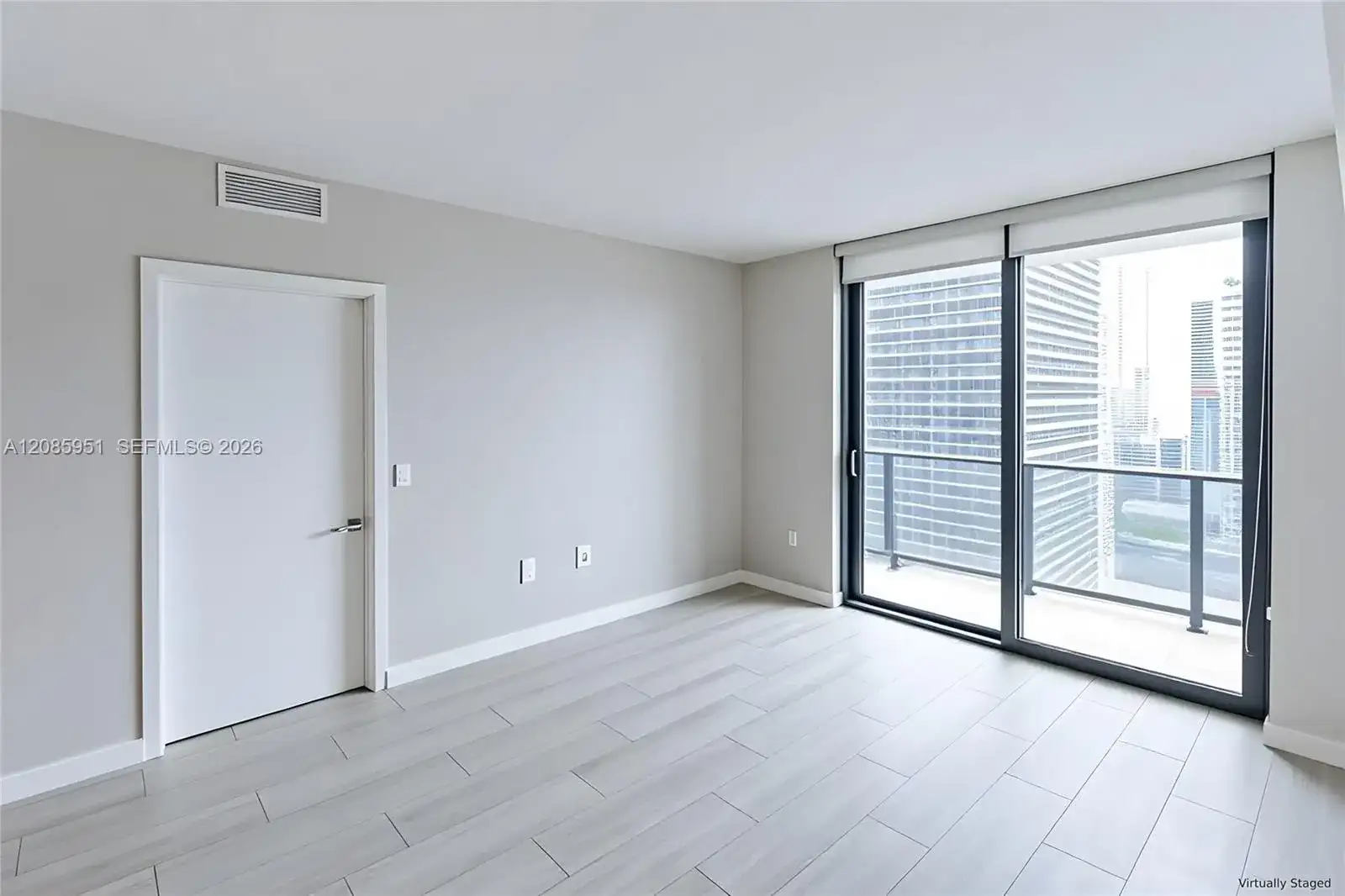 45 SW 9th St # 3105, Miami FL 33130 photo 2