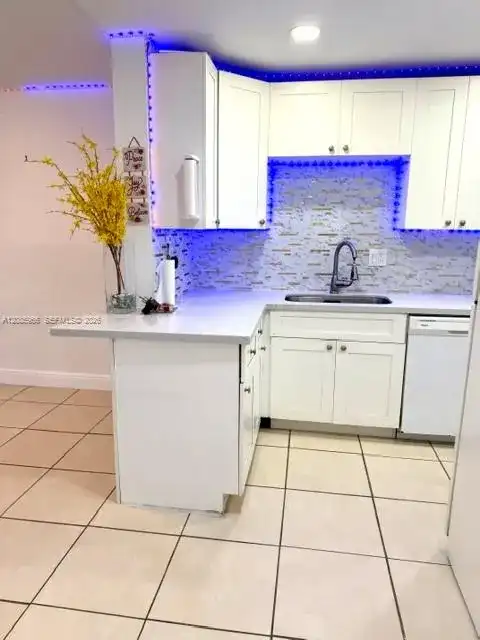 7820 S Colony Cir S # 204, Tamarac FL 33321