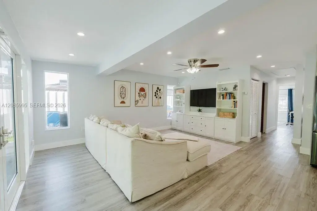 1732 SW 103rd Pl, Miami FL 33165