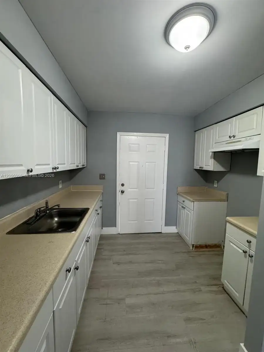 2920 Pierce St # 2, Hollywood FL 33020 photo 4