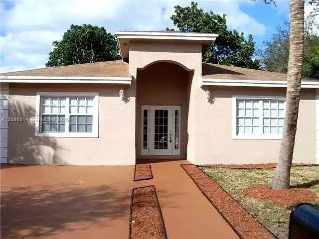 6601 Perry St, Hollywood FL 33024 photo 3