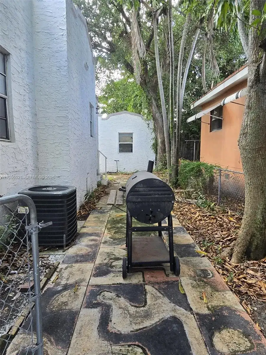 1250 NW 55th St, Miami FL 33142 photo 3