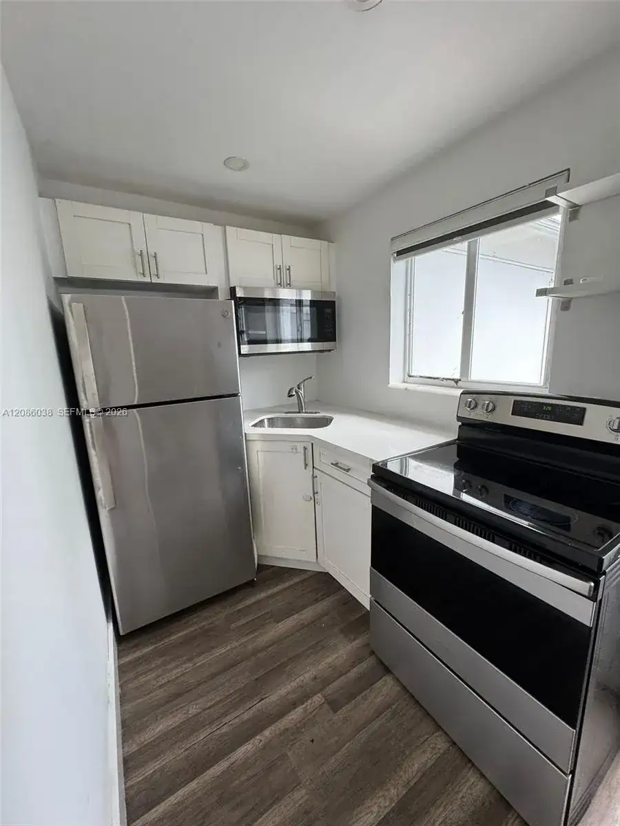 685 SW 7th Ter # 2, Dania Beach FL 33004 photo 4