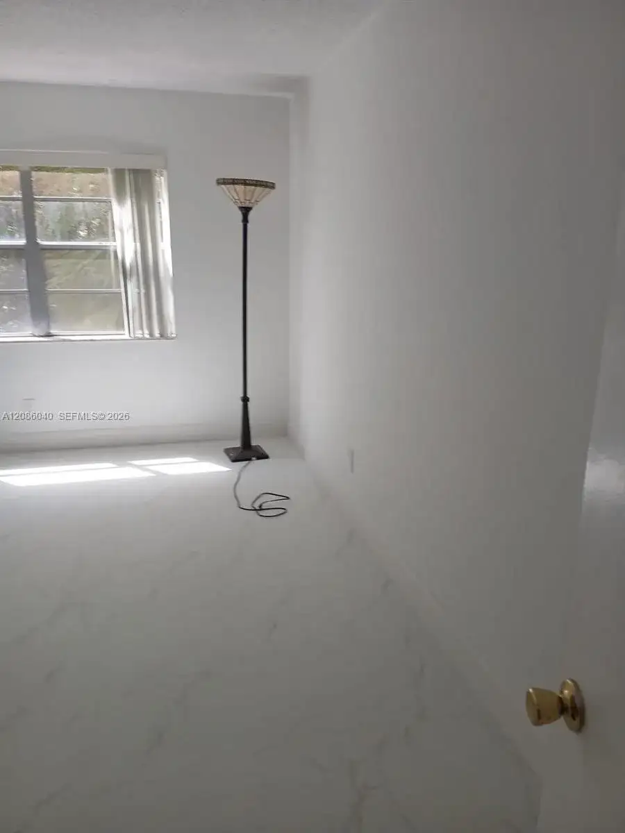 8405 NW 8th St # 311, Miami FL 33126 photo 5
