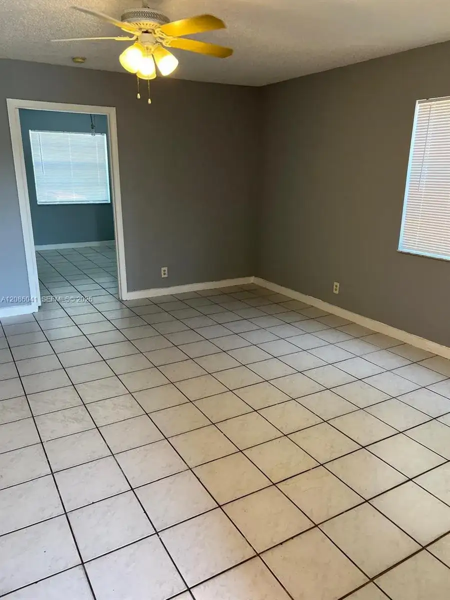 2920 Pierce St # 4, Hollywood FL 33020 photo 2