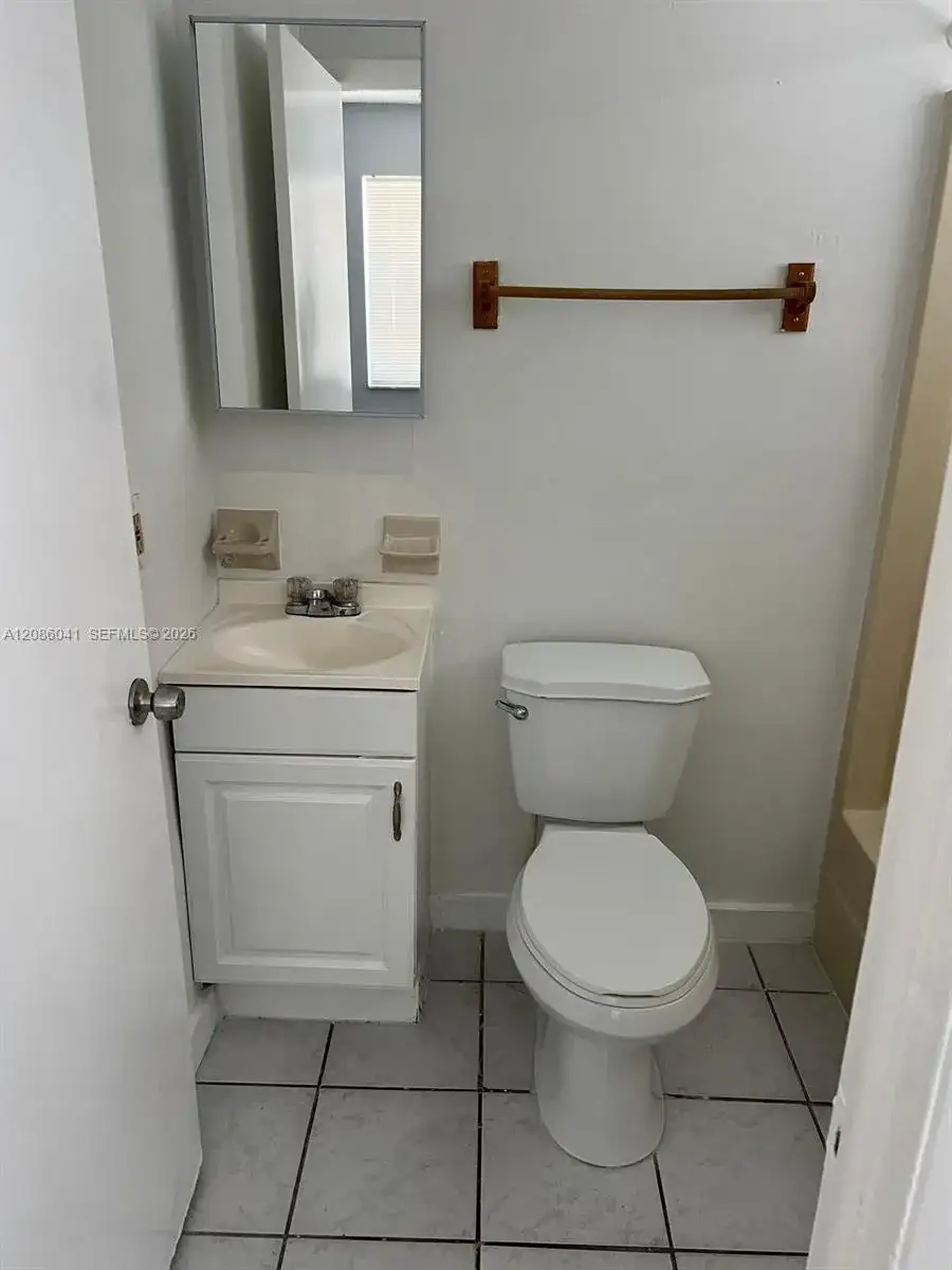 2920 Pierce St # 4, Hollywood FL 33020 photo 3