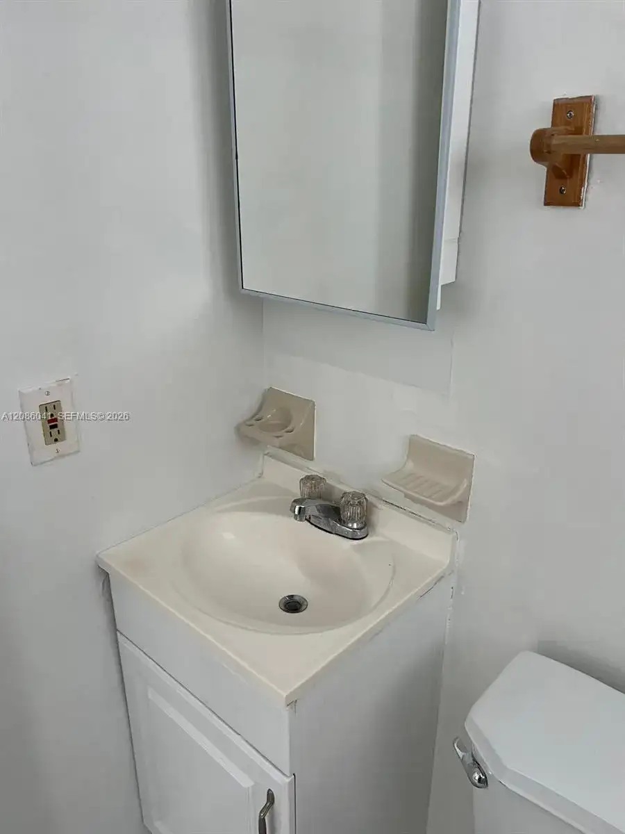 2920 Pierce St # 4, Hollywood FL 33020 photo 4