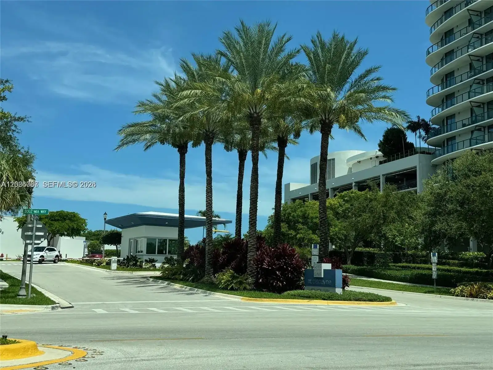 15051 Royal Oaks Ln # 701, North Miami FL 33181 photo 3