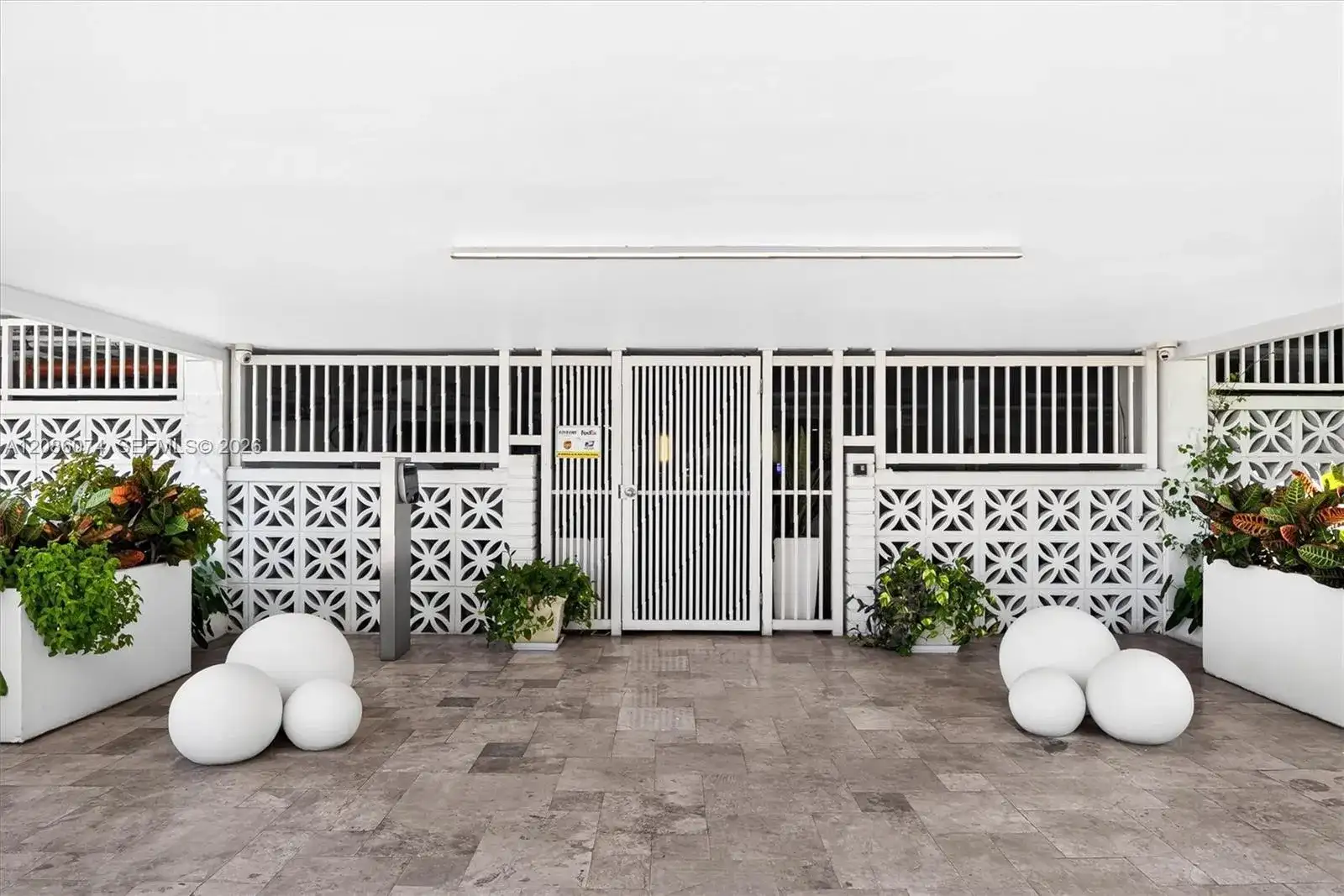 401 Ocean Dr # 518, Miami Beach FL 33139 photo 4