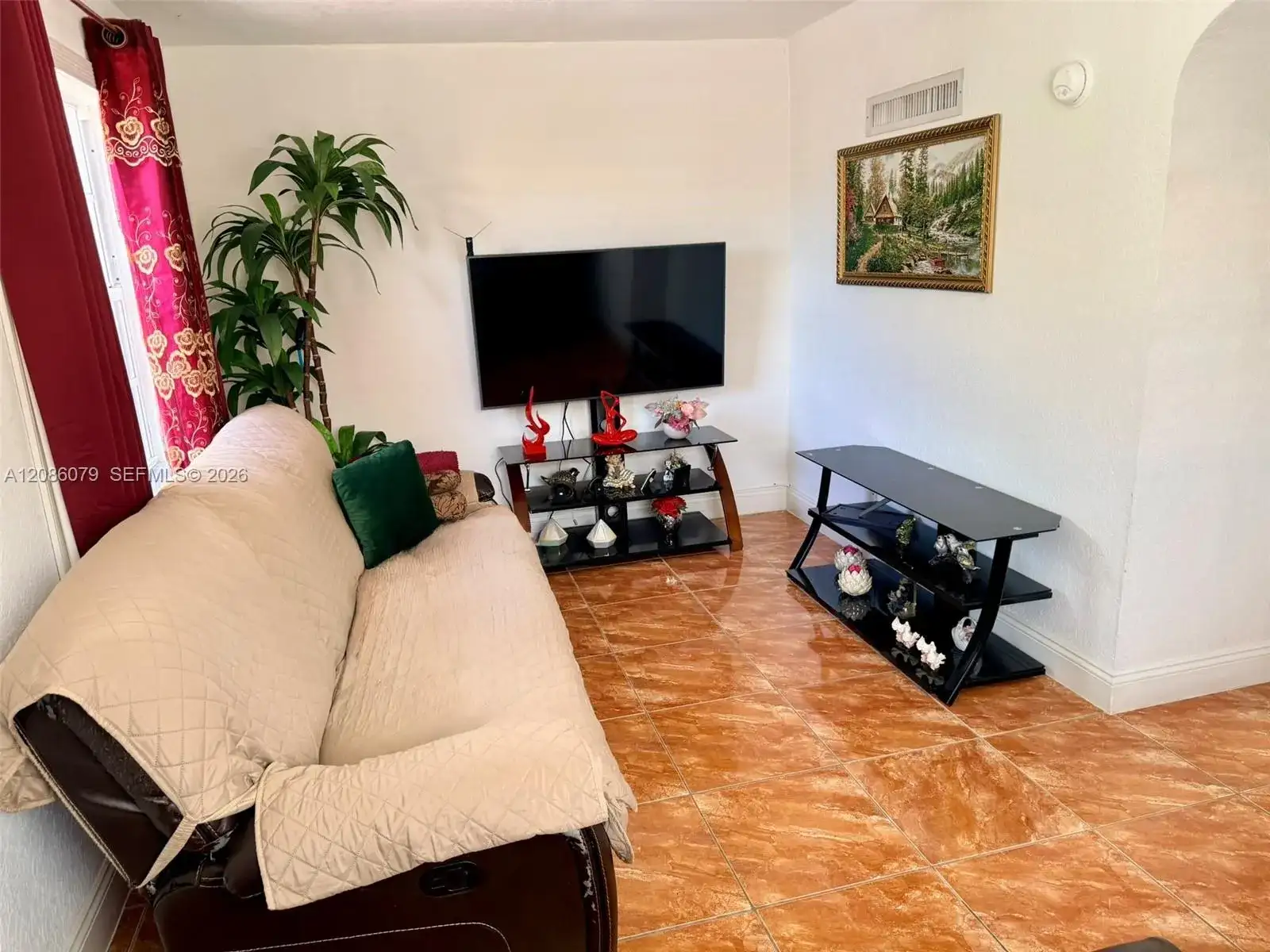 343 W 11th St, Hialeah FL 33010 photo 2