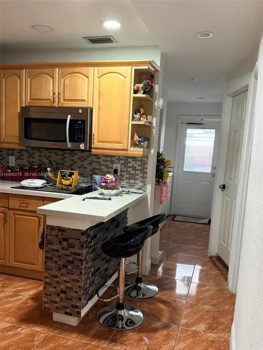 343 W 11th St, Hialeah FL 33010 photo 4