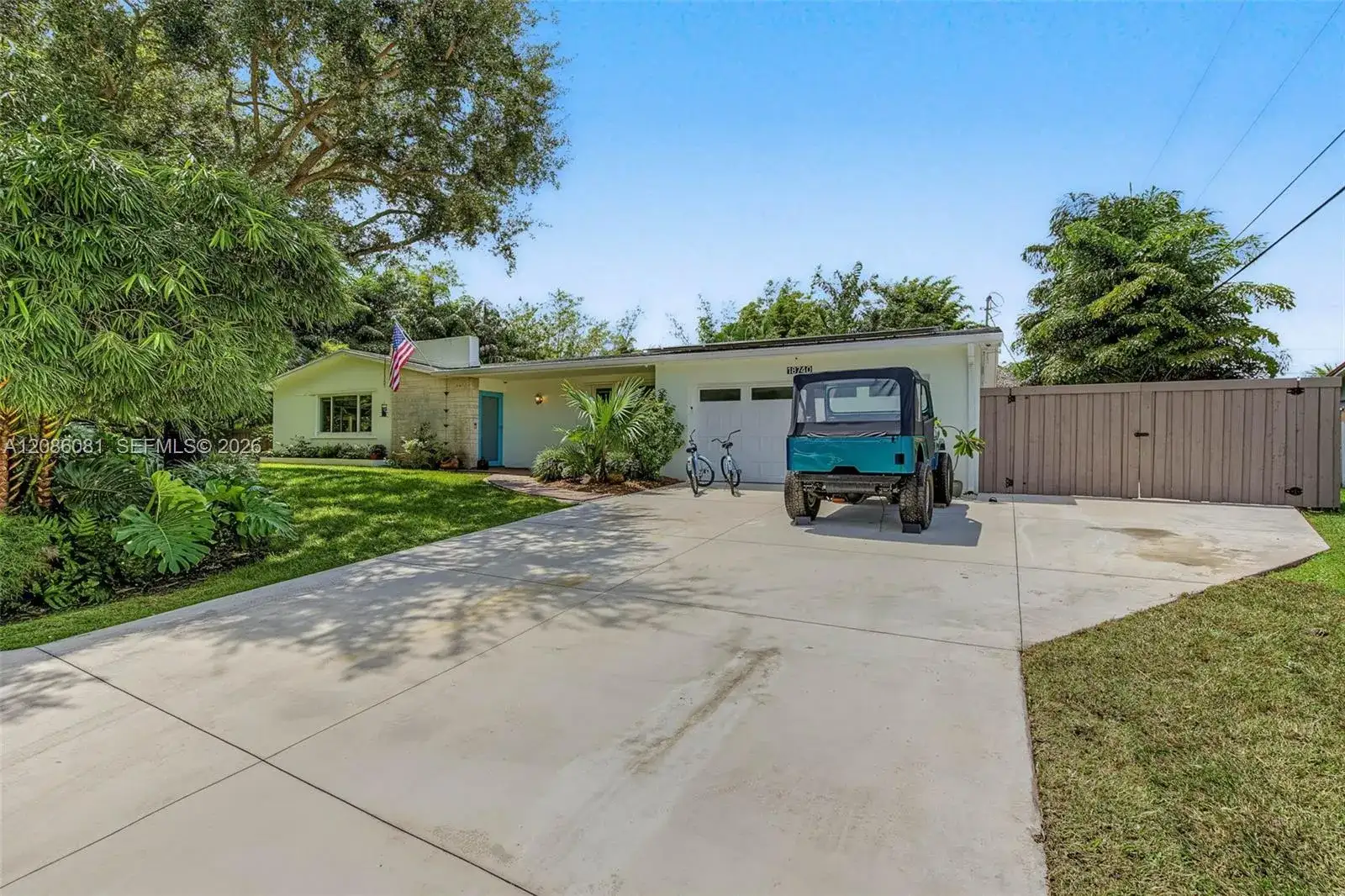 18740 SW 86th Ave, Cutler Bay FL 33157 photo 2