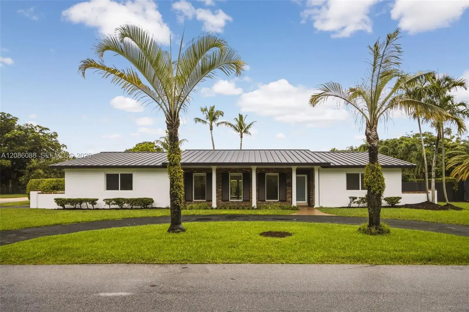 13240 SW 70th Ave, Pinecrest FL 33156 photo 2