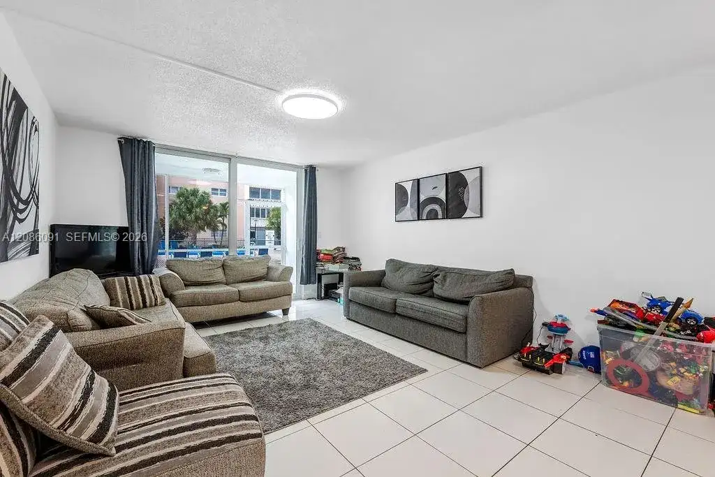 319 NE 14th Ave # 106, Hallandale Beach FL 33009 photo 5