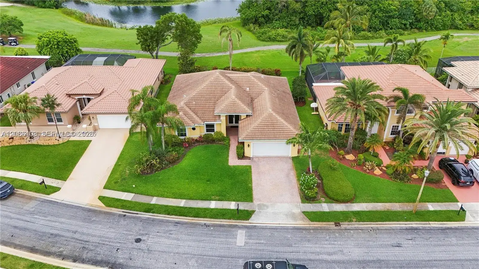 720 W Cypress Pointe Dr W, Pembroke Pines FL 33027