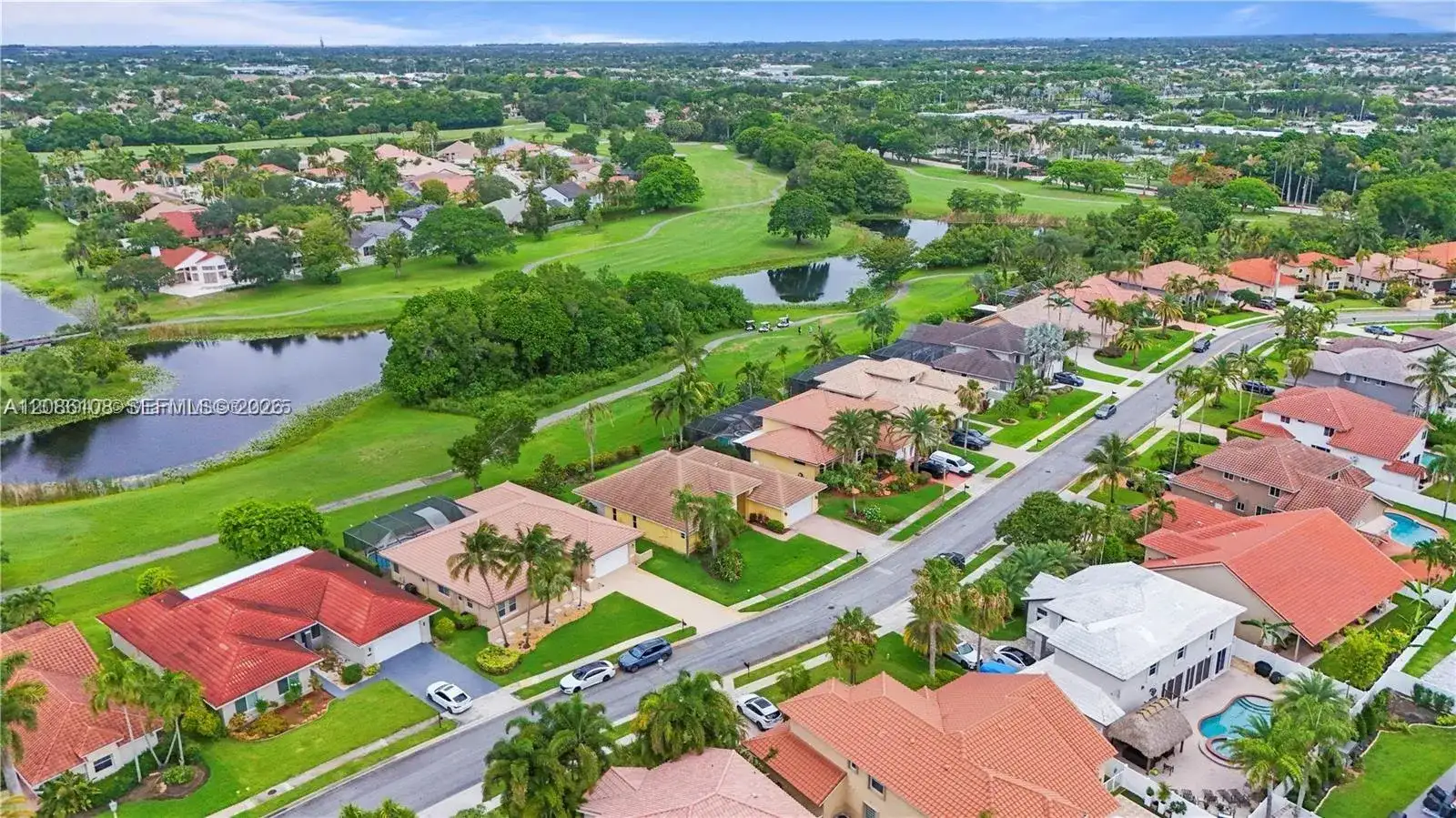 720 W Cypress Pointe Dr W, Pembroke Pines FL 33027 photo 2