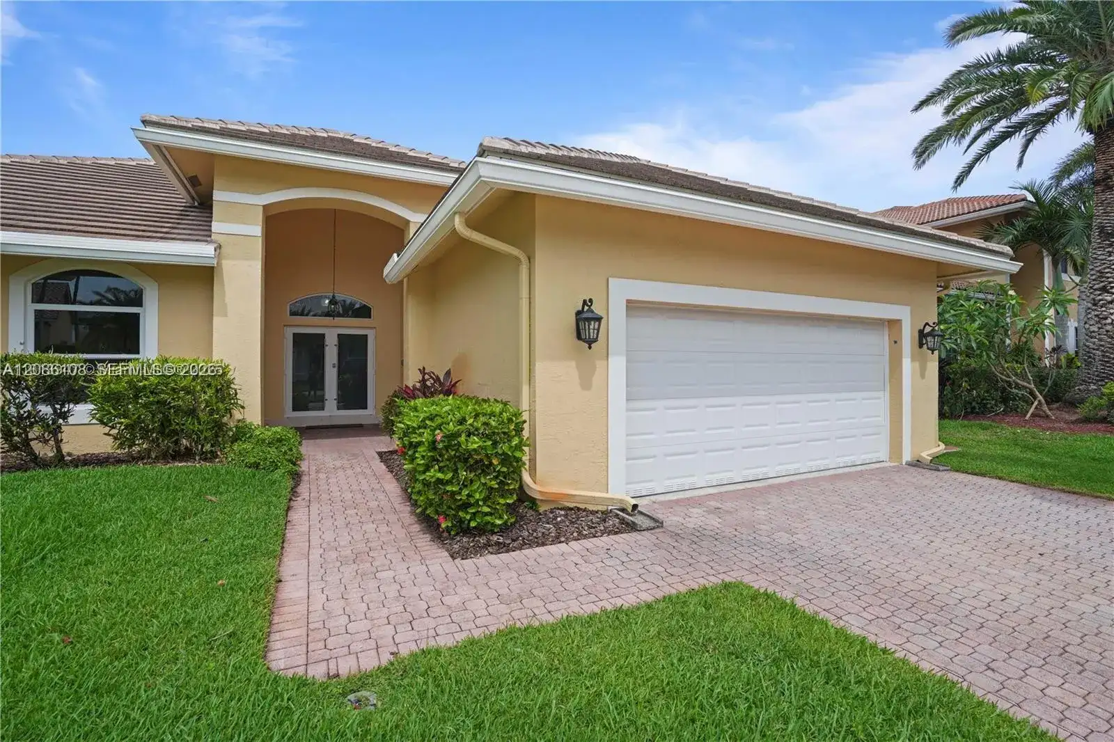 720 W Cypress Pointe Dr W, Pembroke Pines FL 33027 photo 5