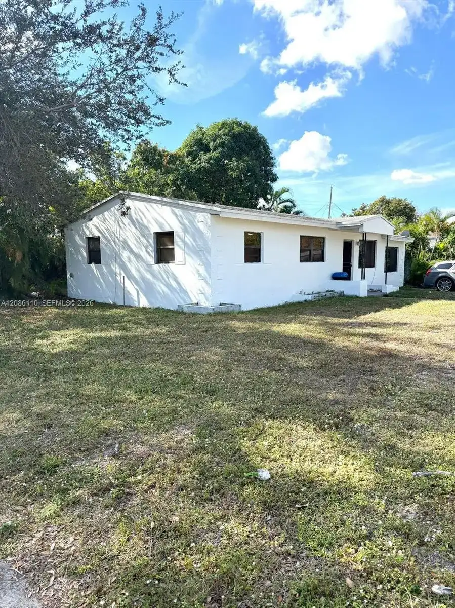 3350 NW 171 ter, Miami Gardens FL 33056 photo 2