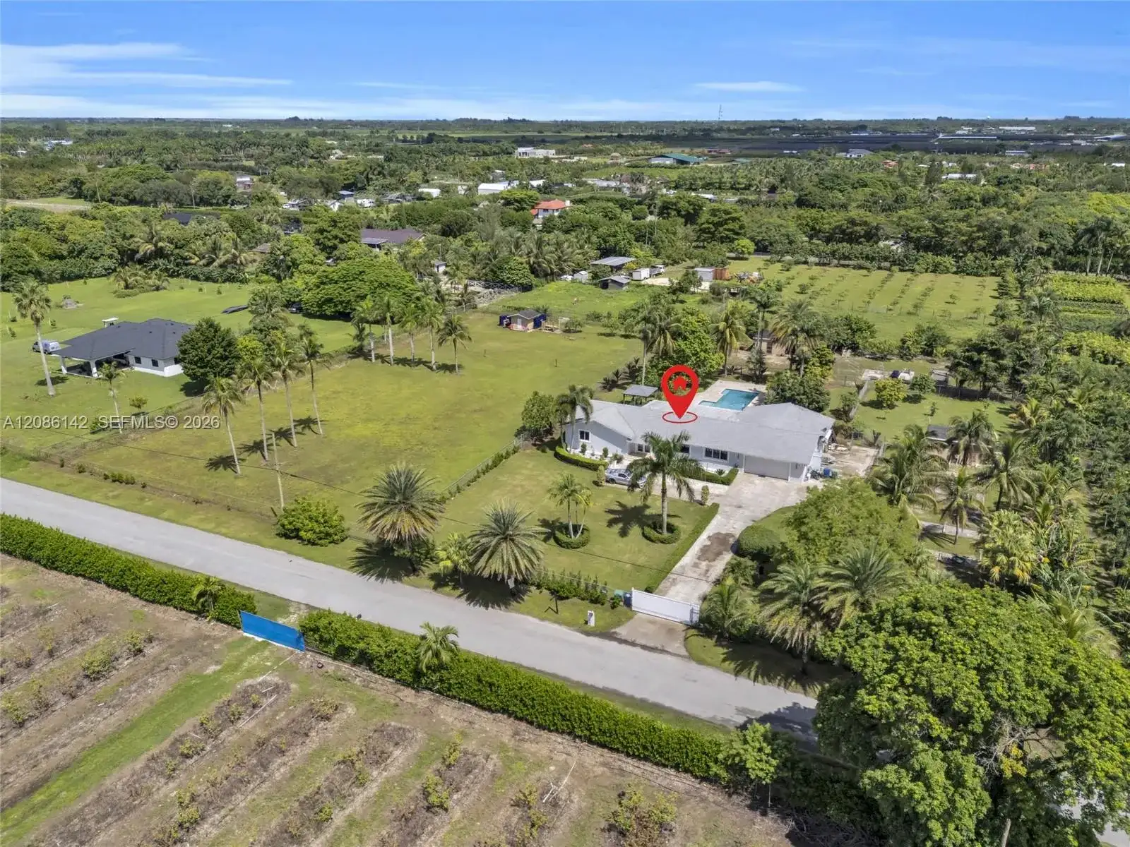 19245 SW 188th St, Miami FL 33187 photo 2