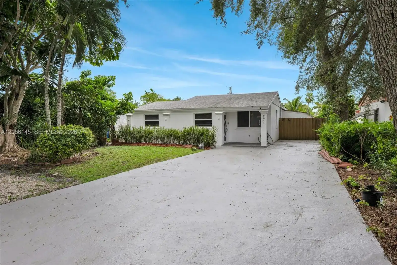 2041 NE 182nd St, North Miami Beach FL 33162