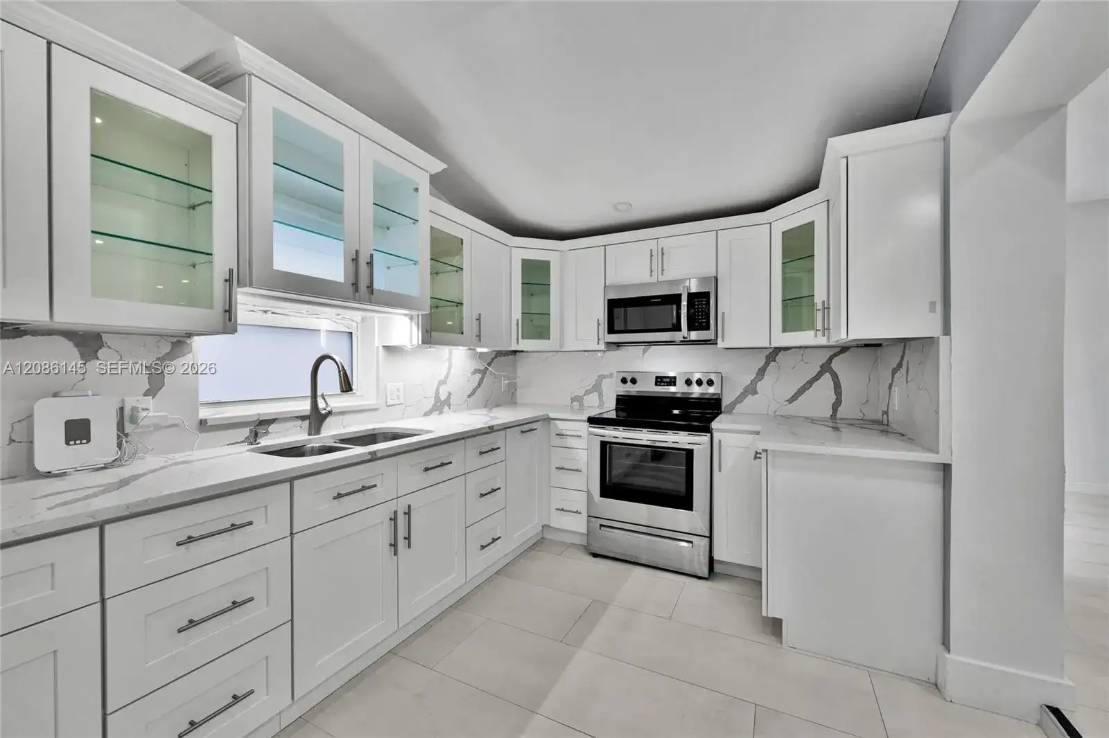2041 NE 182nd St, North Miami Beach FL 33162 photo 2