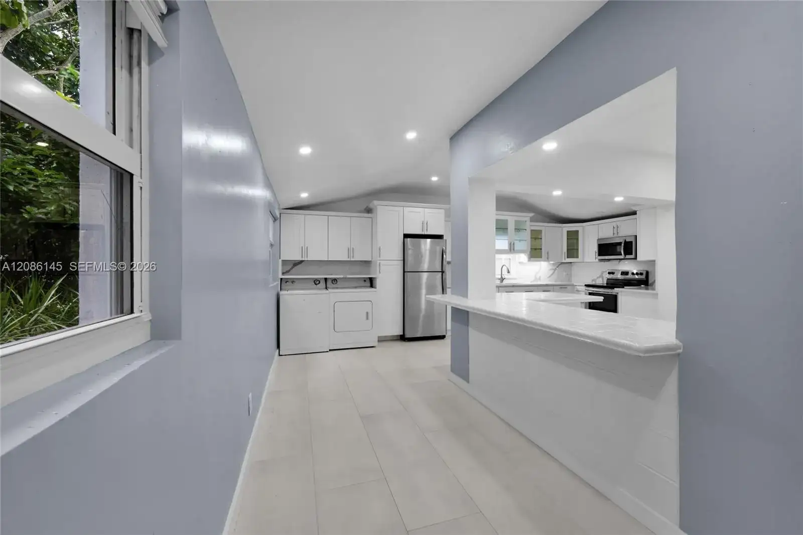 2041 NE 182nd St, North Miami Beach FL 33162 photo 4