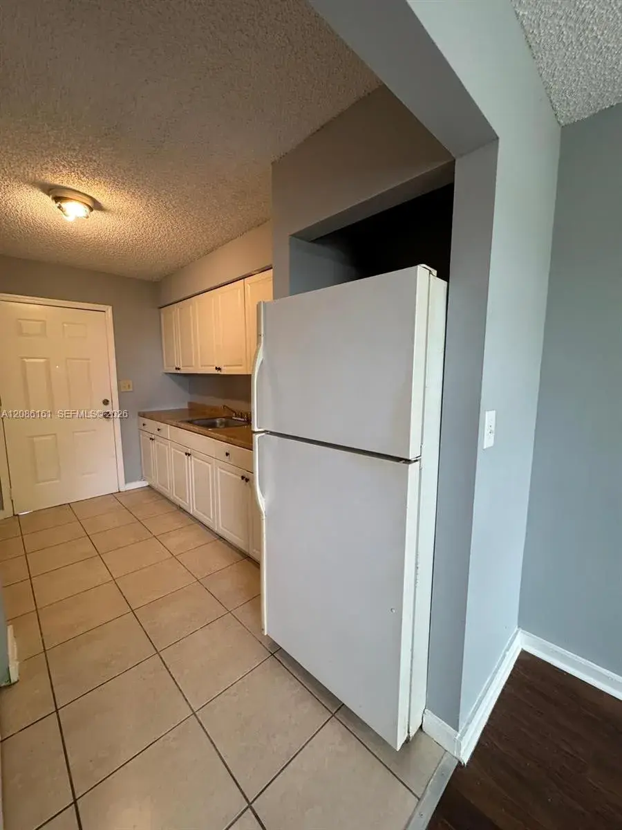 2920 Pierce St # 8, Hollywood FL 33020