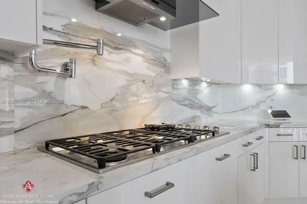 17749 Collins Ave # 902, Sunny Isles Beach FL 33160