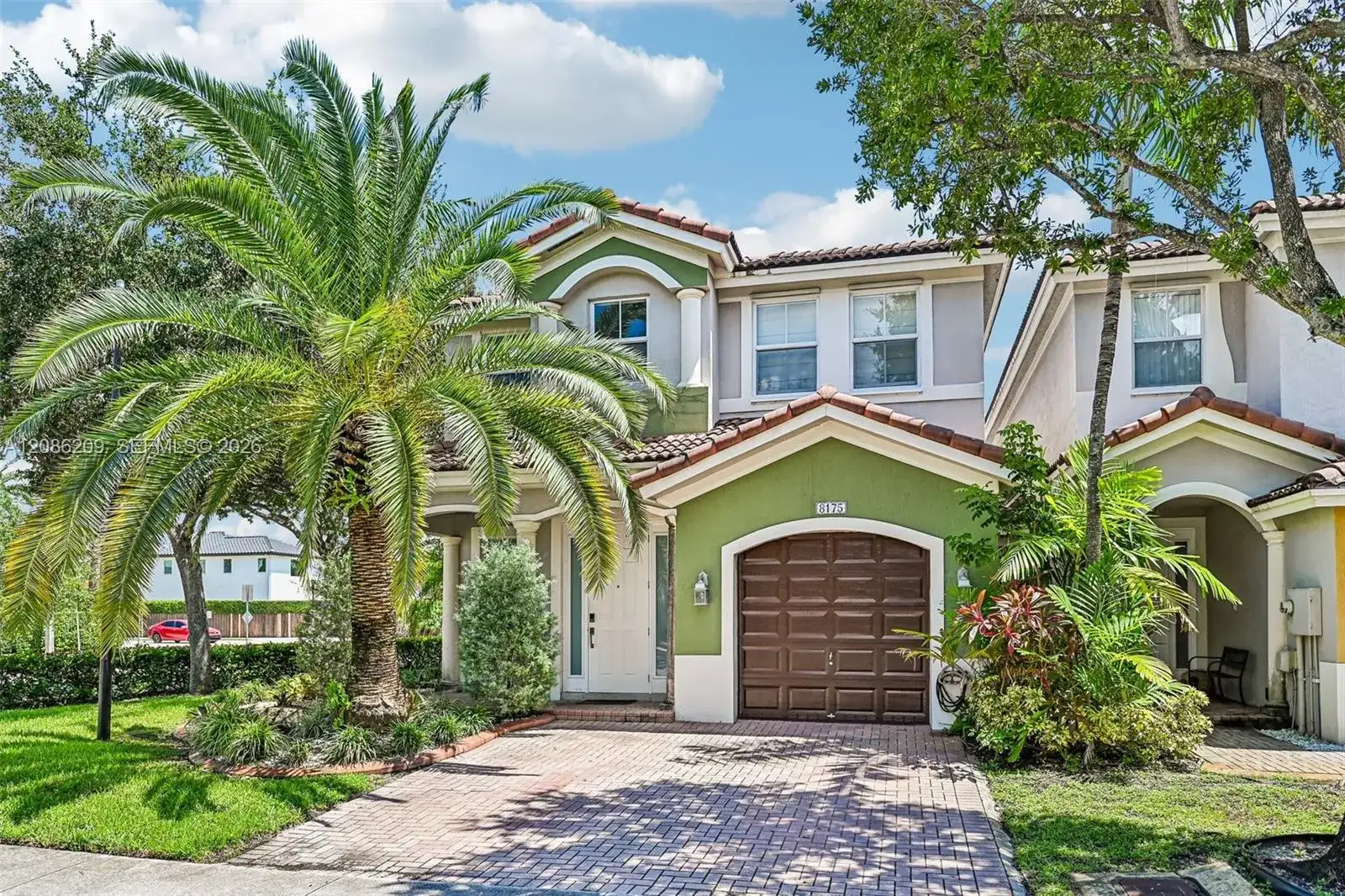 8175 NW 114th Pl, Doral FL 33178 photo 2