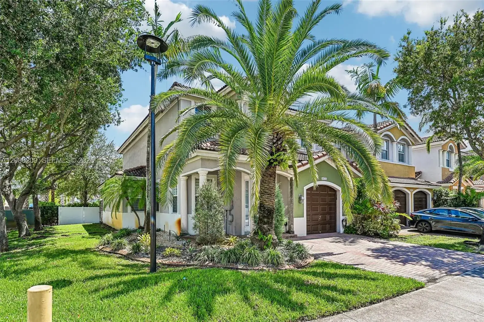 8175 NW 114th Pl, Doral FL 33178 photo 3