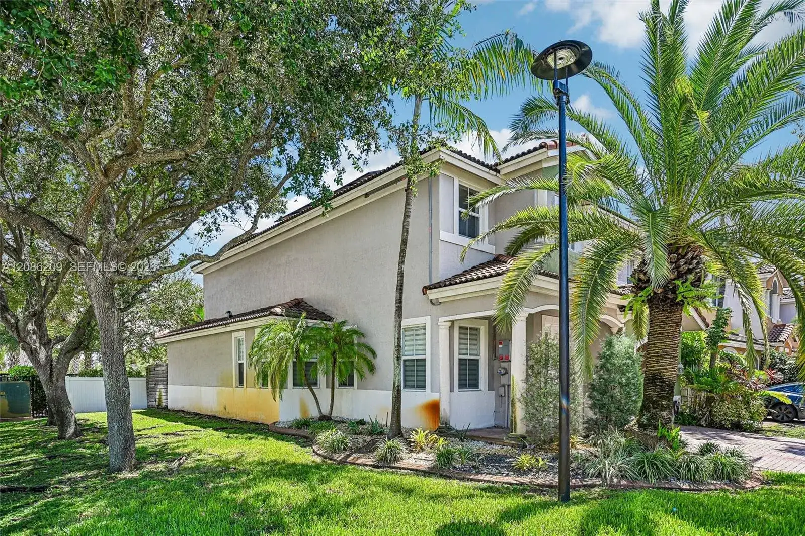 8175 NW 114th Pl, Doral FL 33178 photo 4