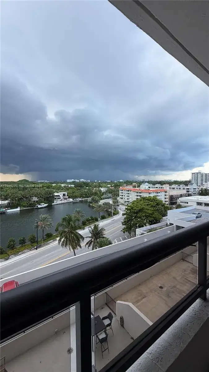 2555 Collins Ave # 910, Miami Beach FL 33140 photo 2