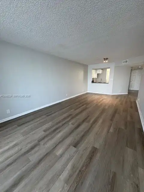 116 Lake Emerald Dr # 202, Oakland Park FL 33309 photo 2