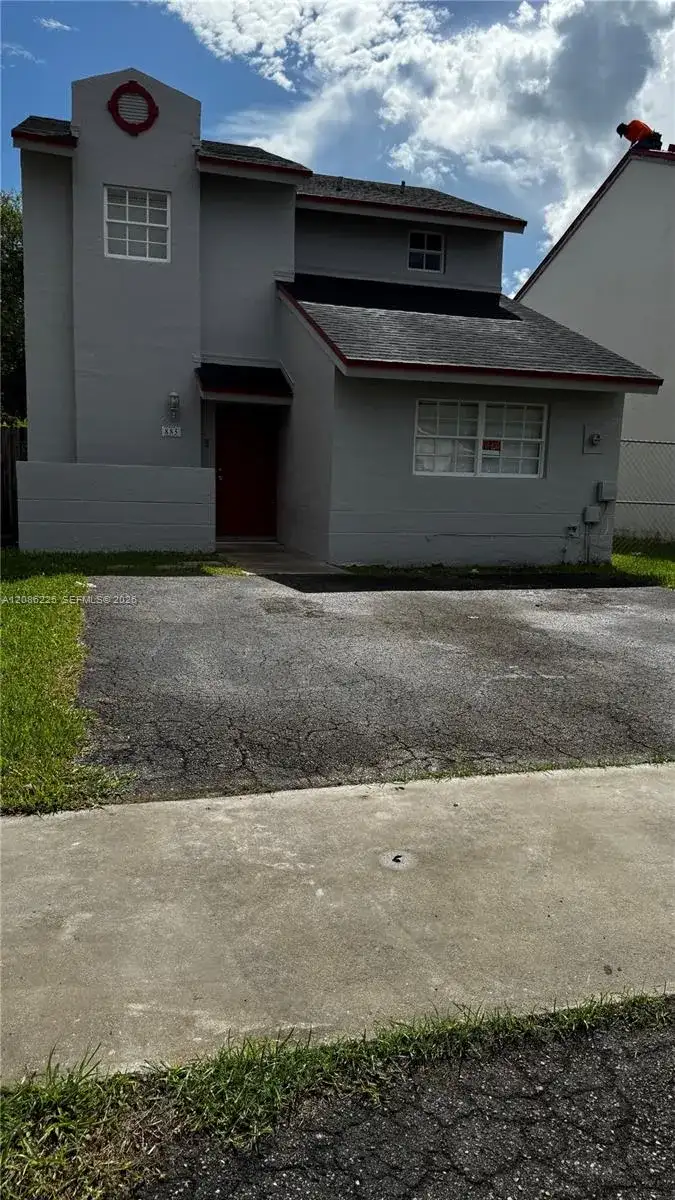 885 SE 13th Rd, Homestead FL 33035 photo 2