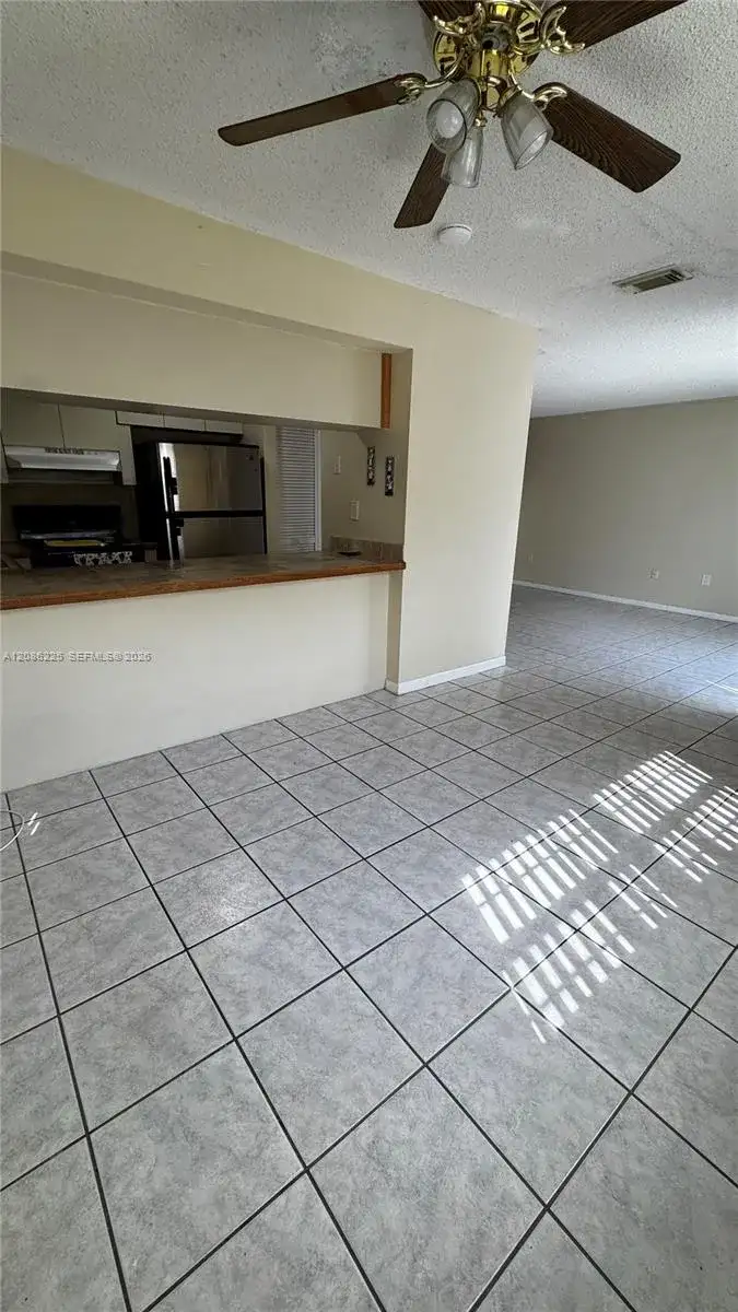 885 SE 13th Rd, Homestead FL 33035 photo 4