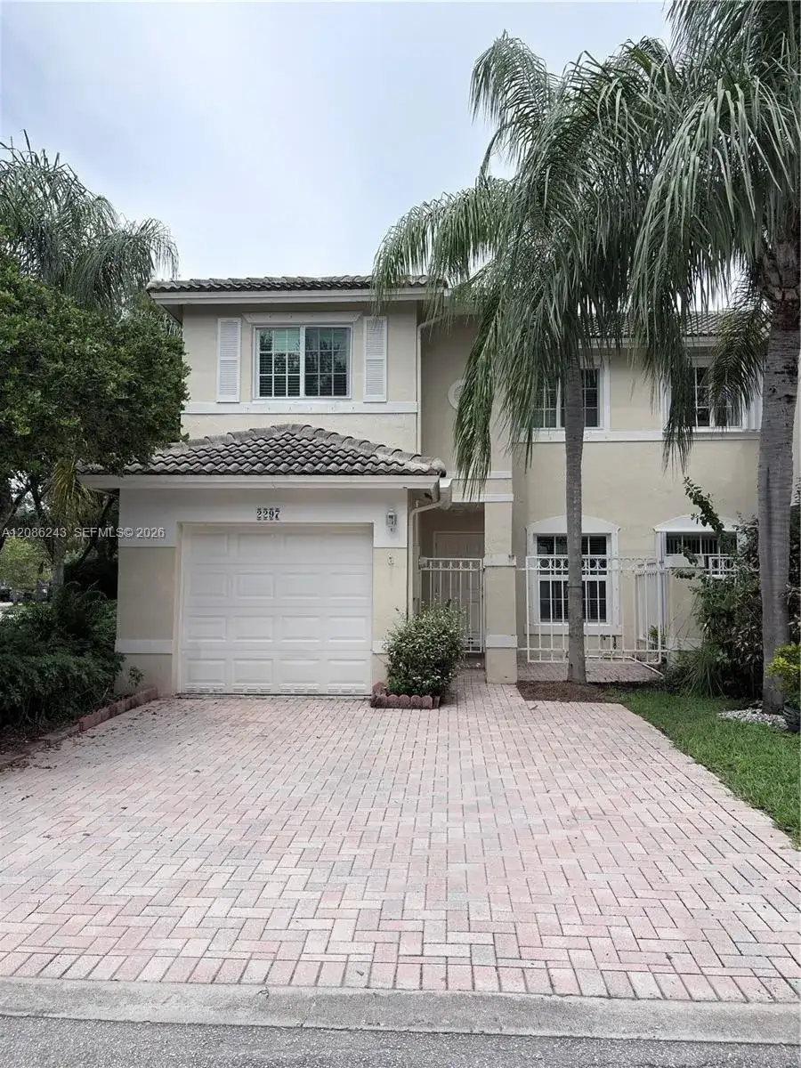 2297 NW 171st Ter, Pembroke Pines FL 33028 photo 2