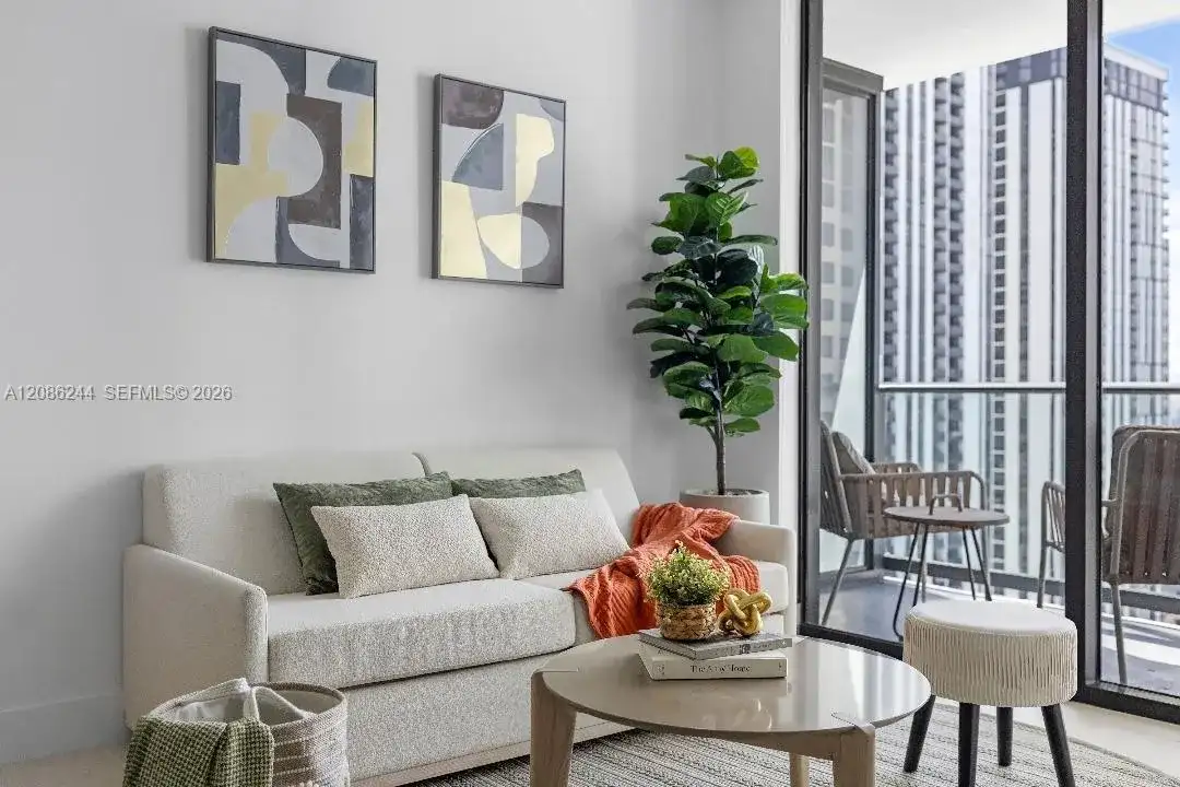 159 NE 6th St # 2704, Miami FL 33132 photo 3