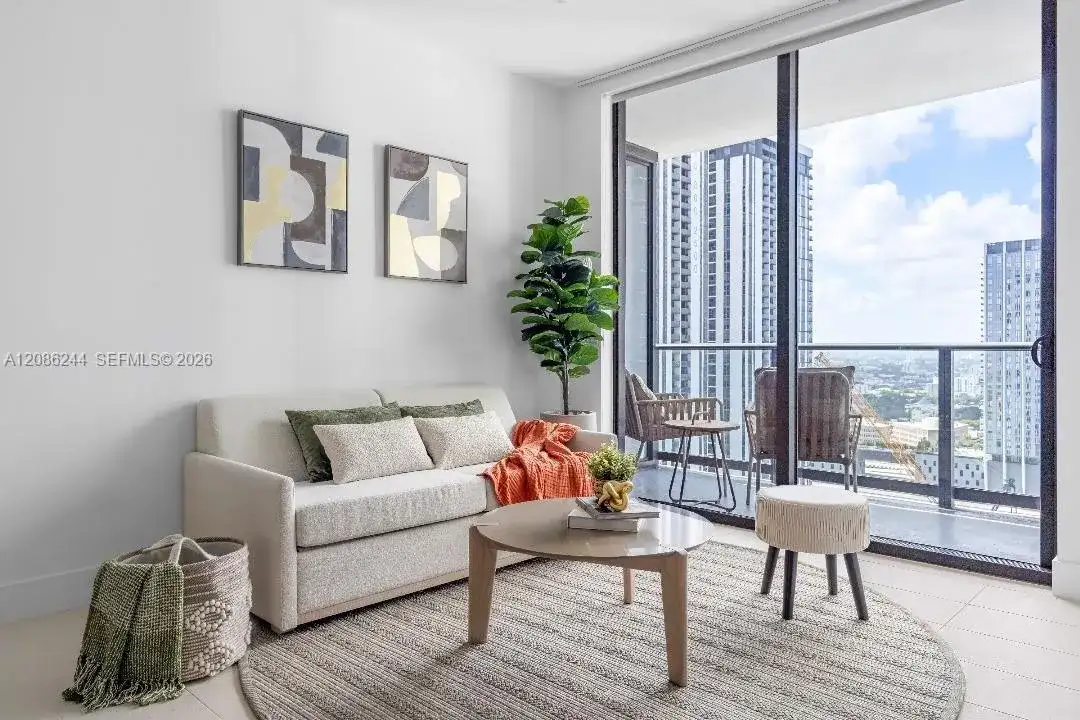 159 NE 6th St # 2704, Miami FL 33132 photo 4