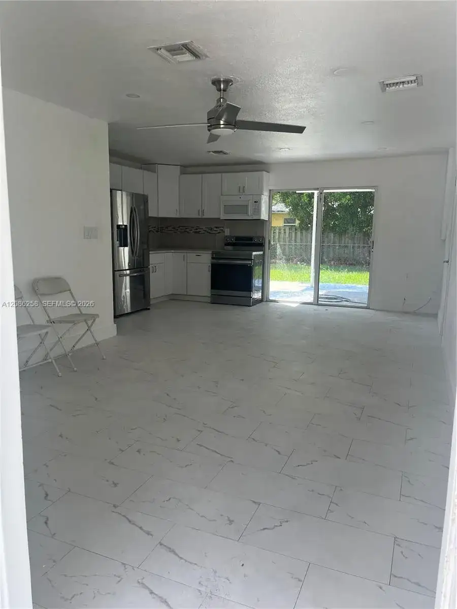 5700 SW 37th Ct # 5700, Davie FL 33314 photo 4