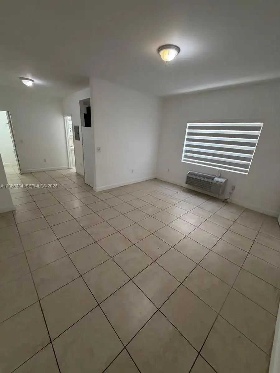 412 SW 10th Ave # 4, Miami FL 33130 photo 3