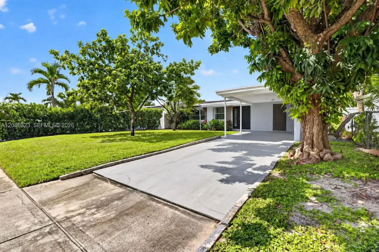 5317 NE 5th Ave, Oakland Park FL 33334
