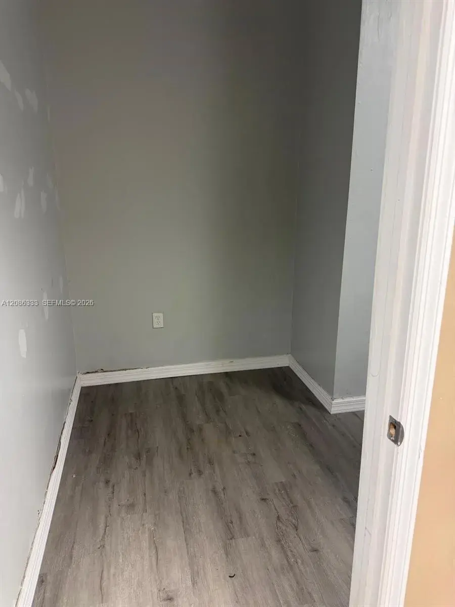 3401 N State Road 7 # 13, Lauderdale Lakes FL 33319