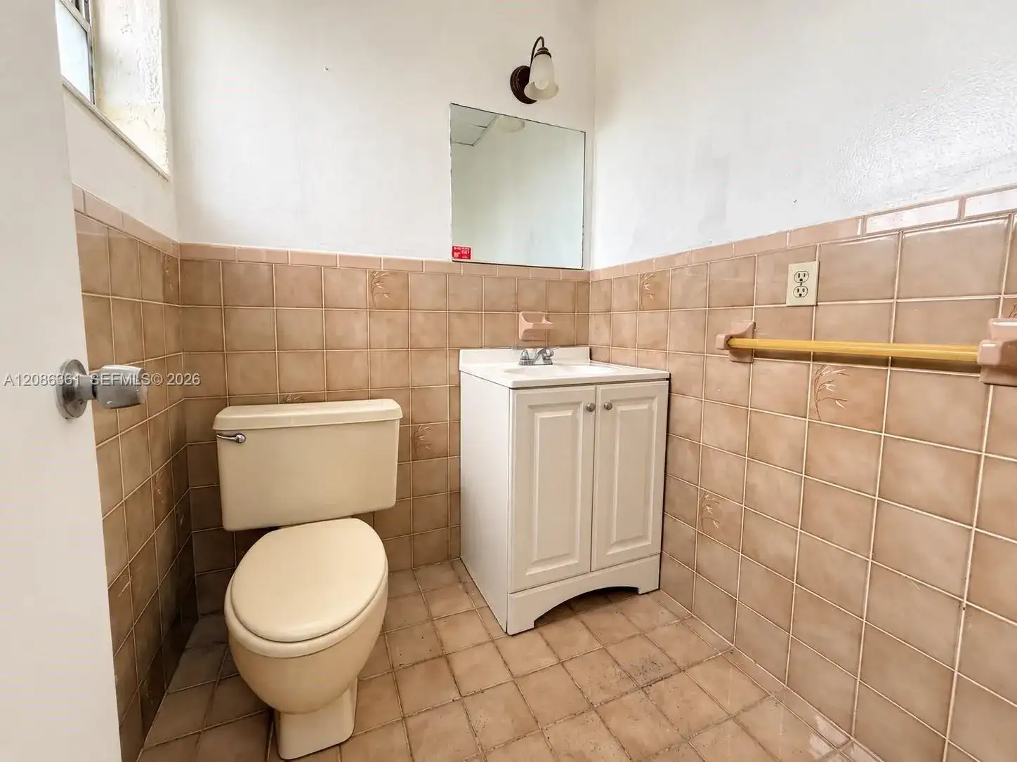 493 NW 27th Ave, Miami FL 33125 photo 4