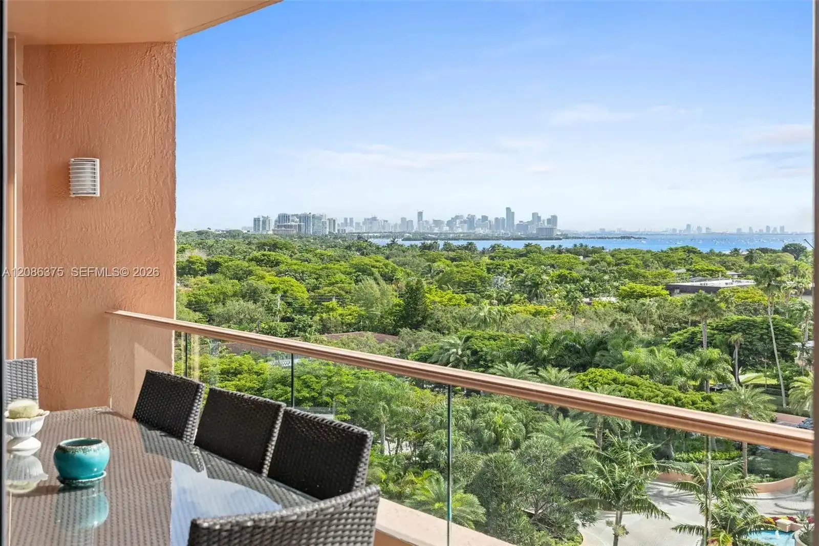 60 Edgewater Dr # 9D, Coral Gables FL 33133